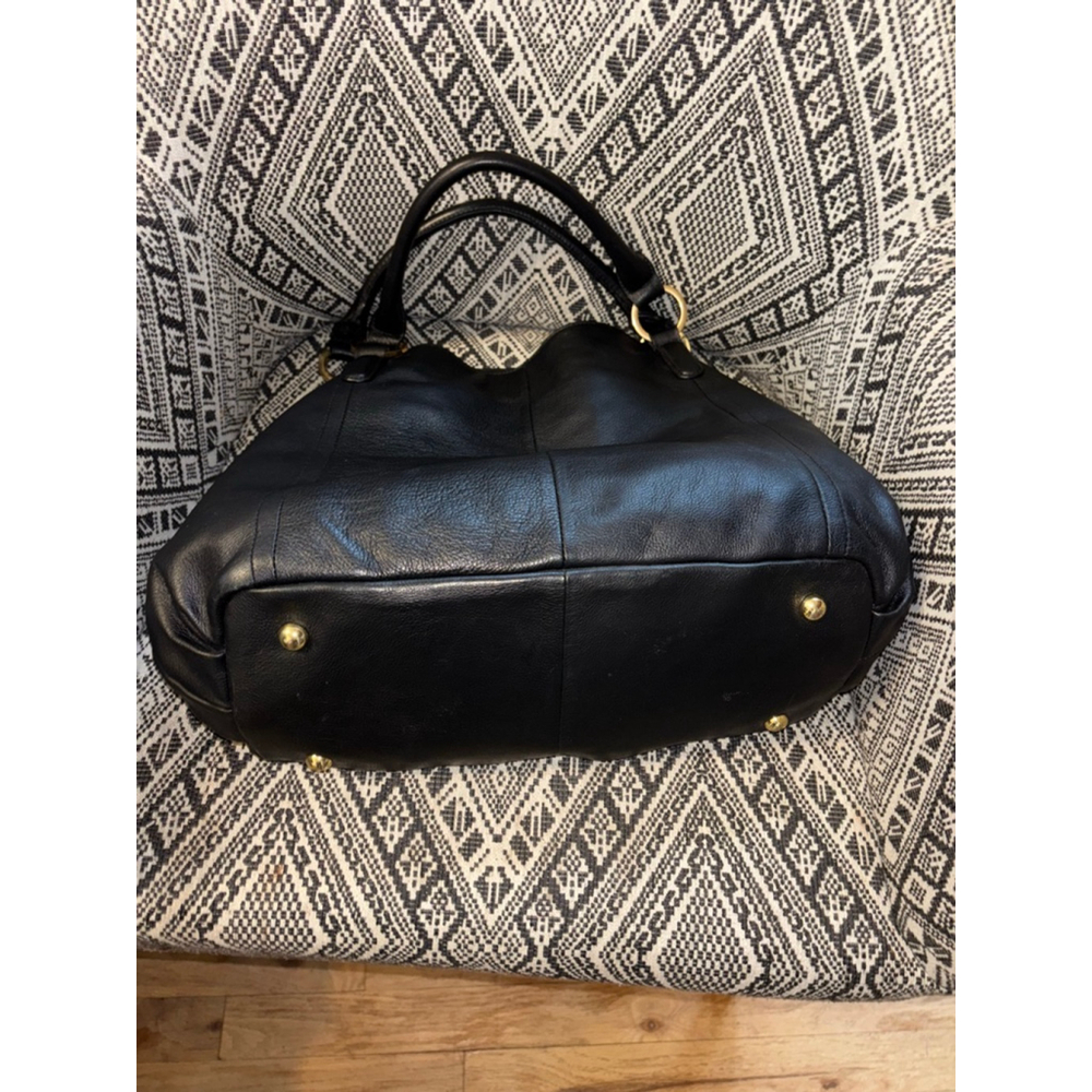 G.I.L.I Quiet Luxury Large Roma Hobo Bag in Supple Black Leather Gold Hardware - Picture 4 of 11